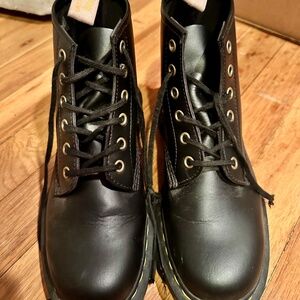Doc Martens Vegan Black W8